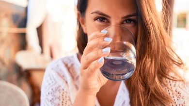 Hay que saber las cantidades óptimas que necesita el cuerpo, cómo beber o la temperatura adecuada, entre otras cosas.