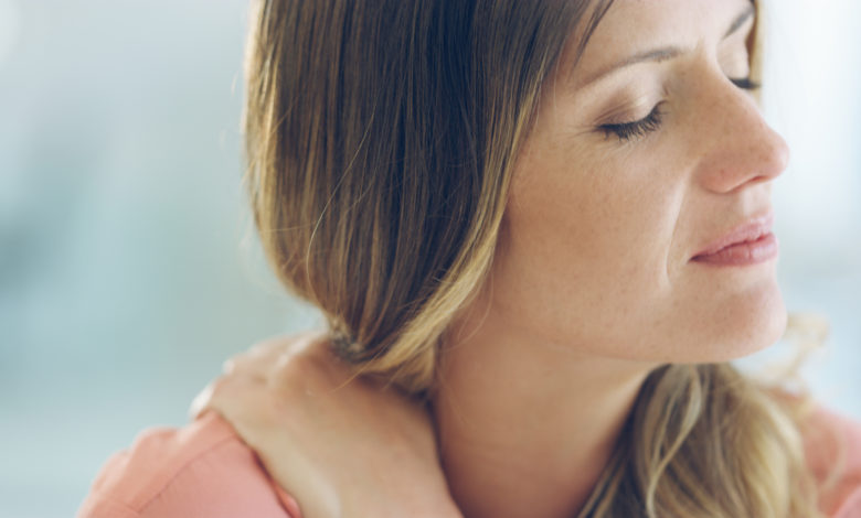 Cervical: síntomas, causas y ejercicios para aliviar el dolor y la tensión
