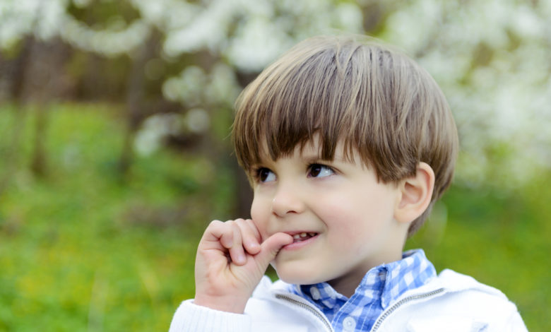 Por qué los niños se comen las uñas