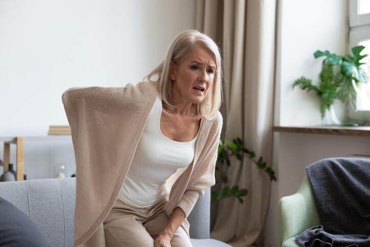 Mujer con artritis psoriásica