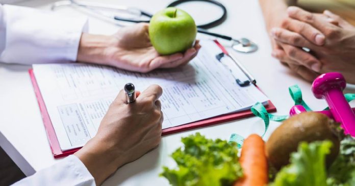 La licenciada Ilsia Alicea Pou, comparte seis consejos básicos en la nutrición de pacientes con cáncer de pulmón.