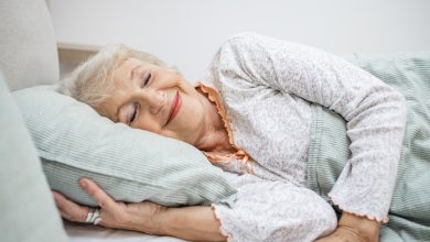 En general, la cantidad necesaria de sueño permanece constante a lo largo de la vida adulta.