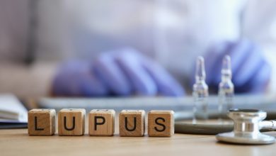 El lupus afecta a cada persona de manera diferente, lo que significa que los síntomas pueden variar en gravedad y presentación.