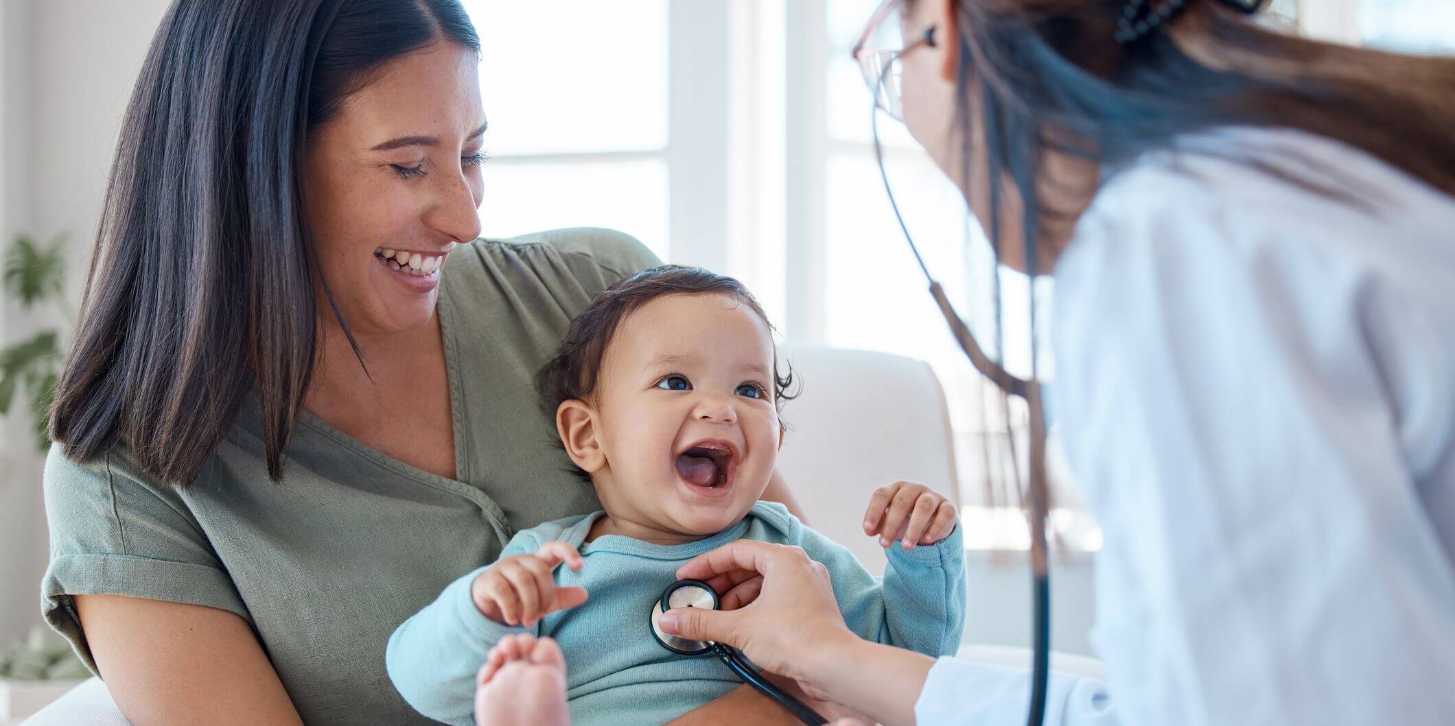 Es relevante destacar que si el niño cuenta con un historial donde familiares padecen de alguna condición, los padres puedan recurrir a realizarle exámenes y monitorear su salud.