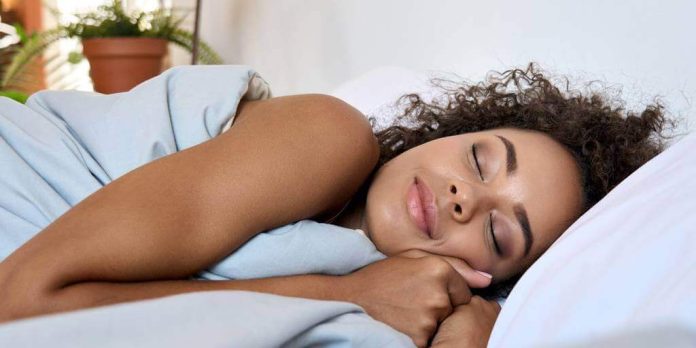 Malos hábitos de sueño podrían elevar el riesgo de alzhéimer