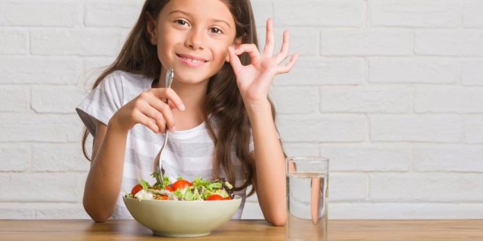 Alimentación pobre afecta el desarrollo de las niñas