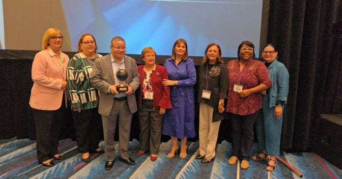 Con el lema “Salud Pública y Preparación”, el 11mo Congreso de Inmunización (IMCO 2025) convirtió el Centro de Convenciones en un punto de encuentro entre profesionales de la salud, epidemiólogos, líderes comunitarios y comunicadores, todos con una misión clara: reforzar las estrategias de prevención y responder con justicia y eficiencia ante los retos actuales en salud pública.