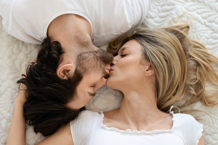 Estudio presentado en Digestive Disease Week revela que besar a una pareja que ha consumido gluten no representa un riesgo significativo para personas con enfermedad celíaca.