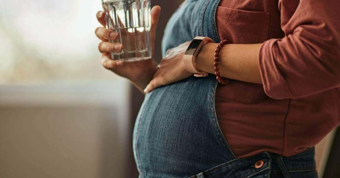 Químico en el agua potable de EE.UU. impacta salud de recién nacidos