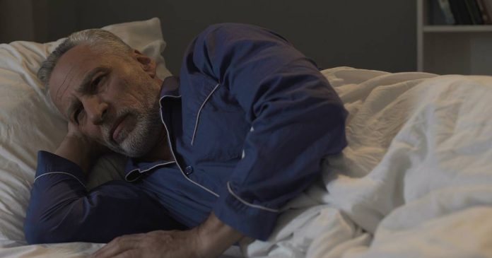 Se ha demostrado que las personas que padecen de insomnio crónico, podrían experimentar un envejecimiento cerebral acelerado.