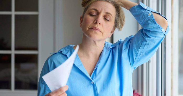 “Más Allá de los Ovarios”: Un conversatorio claro y sin tabúes sobre la (peri)menopausia