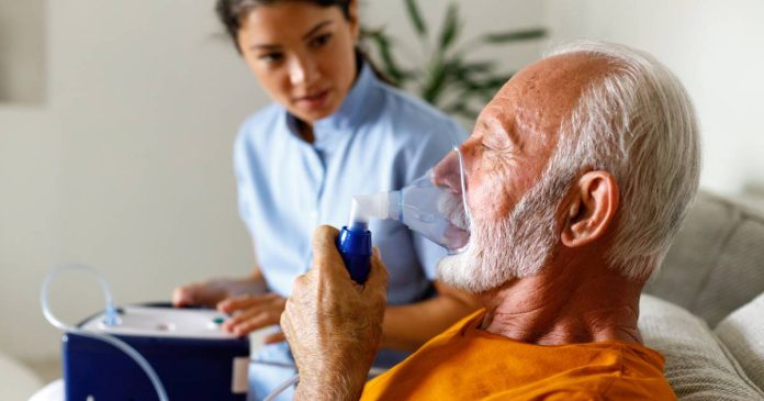 a enfermedad pulmonar obstructiva crónica (EPOC) es una enfermedad pulmonar que le provoca al paciente dificultad para respirar.