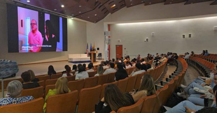 Estudiantes exponen exitosamente en el Cuarto Congreso de Escuelas de Enfermería organizado por Life Link