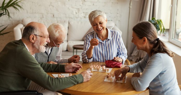 El valor del juego en el adulto mayor y alternativas de regalo para esta Navidad