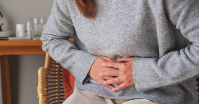 Los pólipos ligeramente anormales que no se parecen al cáncer, son considerados como displasia de bajo grado.