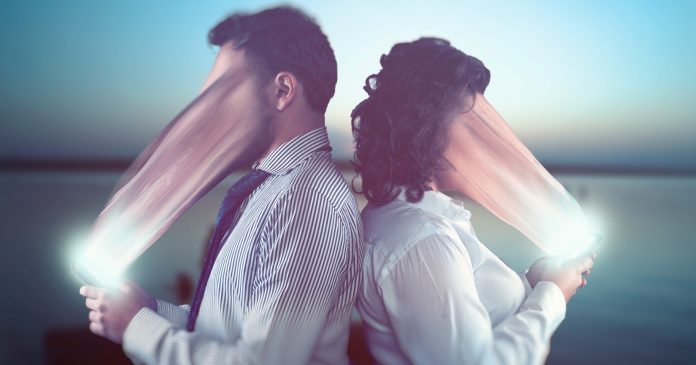 Cómo dejar de revisar el celular en el trabajo y recuperar tu enfoque