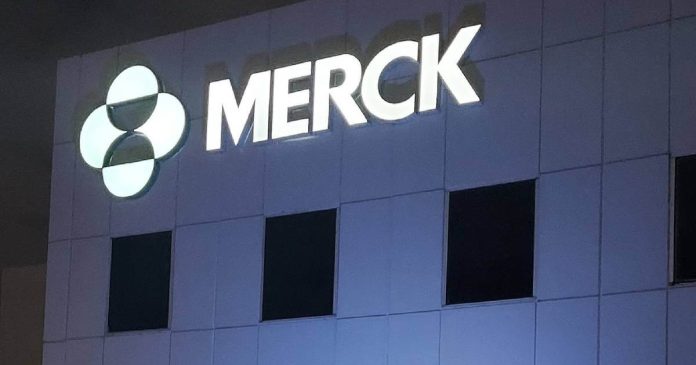 En el Día Mundial de la Hipertensión Pulmonar (HP) -conmemorado el 5 de mayo- las oficinas de Merck Puerto Rico se iluminaron de color azul.