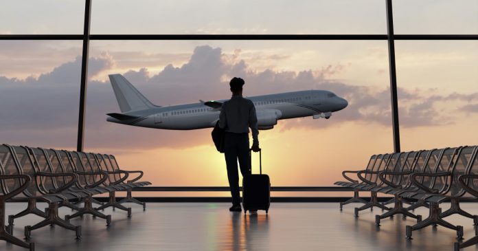 Menos oxígeno, deshidratación y jet lag: así reacciona tu cuerpo durante un viaje en avión
