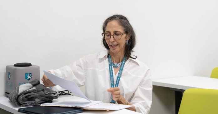 La Dra. Maria Garrido, completó la certificación en consejería bariátrica de la American Association of Bariatric Counselors (AABC).