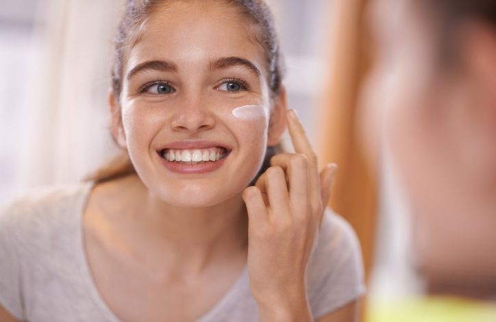 Si bien no existe una cura definitiva para la psoriasis, existen medidas que los pacientes pueden tomar para cuidar su piel y minimizar los síntomas.