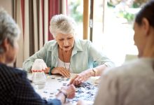Ayuda al bienestar del adulto mayor con la estimulación cognitiva