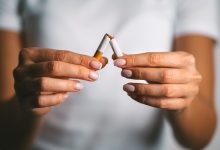 La Organización Mundial de la Salud calculó en 2014 que un 14% de los casos anuales de demencia a nivel mundial podría atribuirse al hábito de fumar.