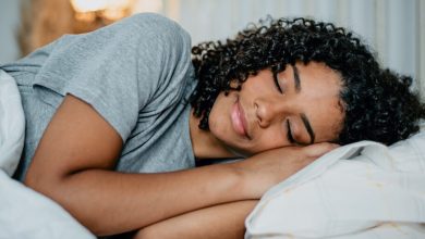 Los especialistas confirman que la siesta es una costumbre mediterránea muy saludable y constituye un hábito de vida saludable, pero recomiendan que no excedan los 30 minutos