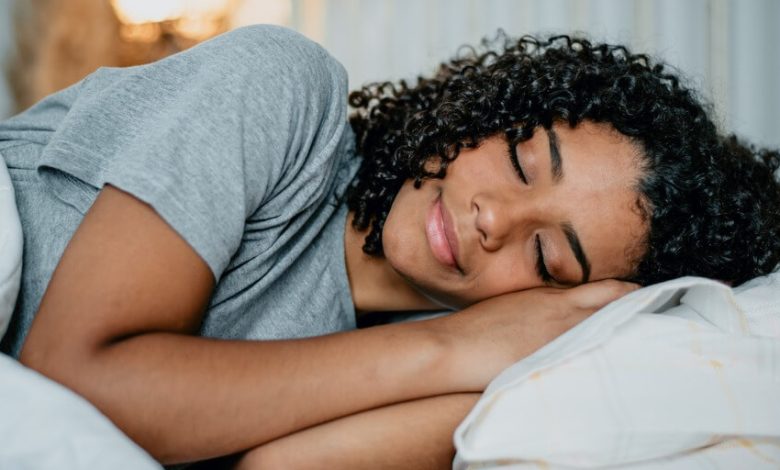 Los especialistas confirman que la siesta es una costumbre mediterránea muy saludable y constituye un hábito de vida saludable, pero recomiendan que no excedan los 30 minutos