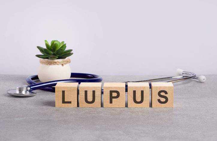 La investigación evaluará un nuevo medicamento en fase de investigación que se está desarrollando para tratar a personas con lupus eritematoso sistémico (LES).