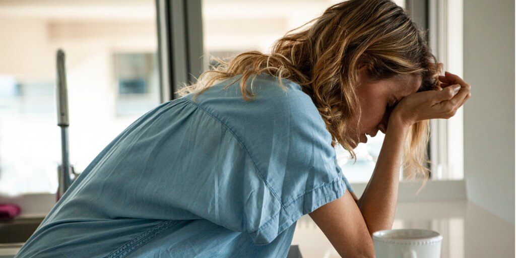 Migraña con aura, conoce sus signos y algunos hábitos que pueden ayudarte